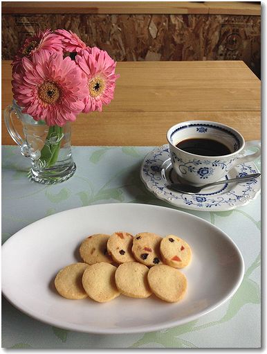 花とコーヒー